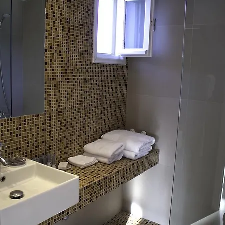 Hotel Almira - Seafront - Paros Naousa