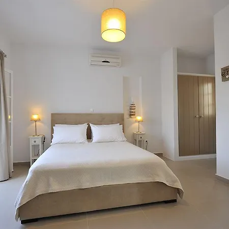 Almira - Seafront - Paros Náoussa