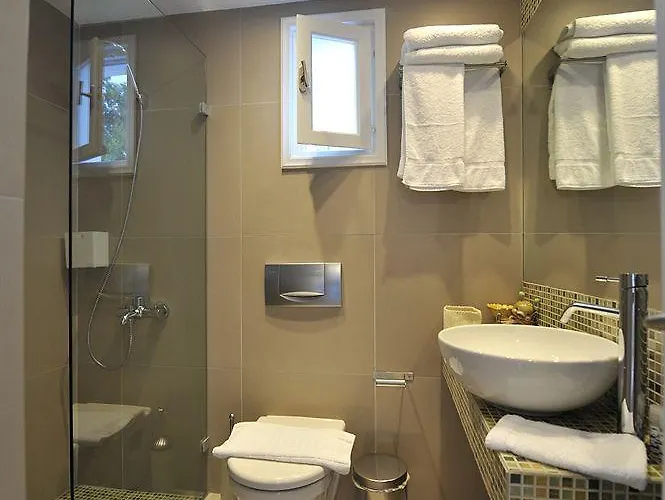 فندق Almira - Seafront - Paros 3*